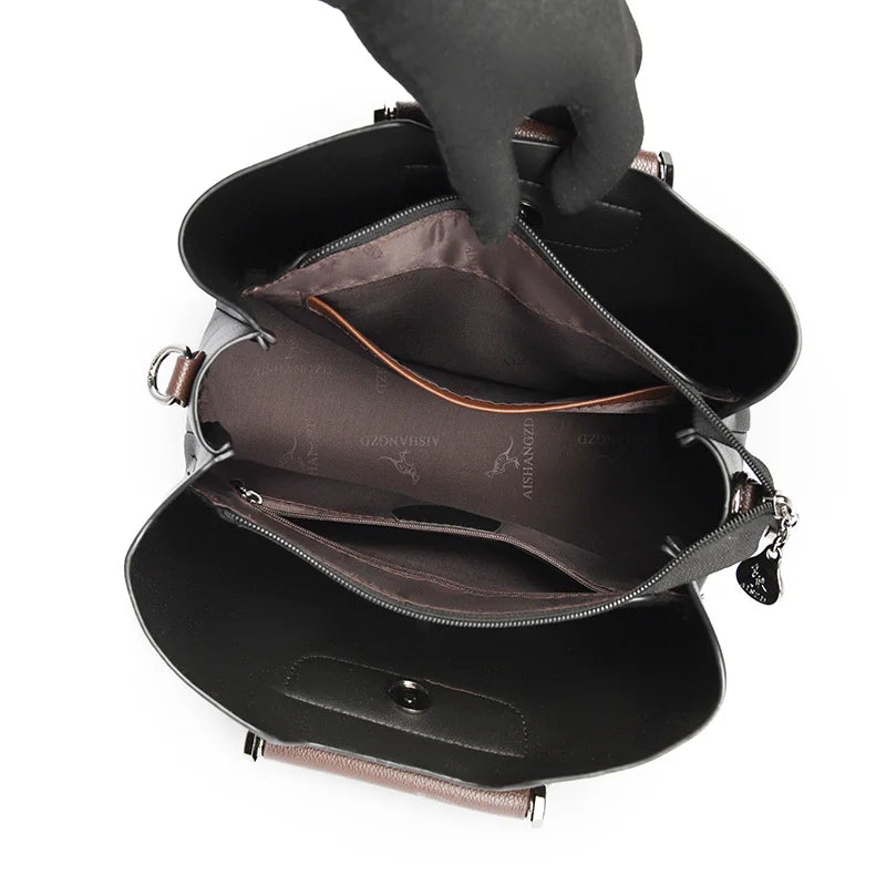 Elegant Women's Handbag Unique Handle Design Featuring a Stylish Pattern Spacious Interior  Adjustable Strap Functionality