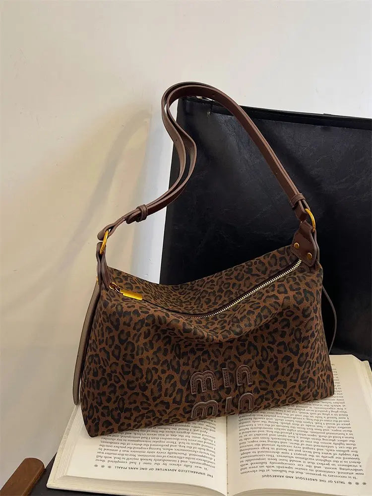 Women's Beautiful Handbag Attractive Look For Garden Parties And Outdoor Soirees Charming