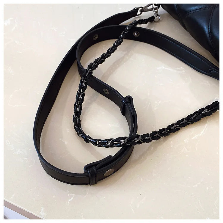 2025 Women’s Premium Light Luxury Shoulder Bag — New Foreign-Style Exquisite Design, Lightweight Large-Capacity & Versatile