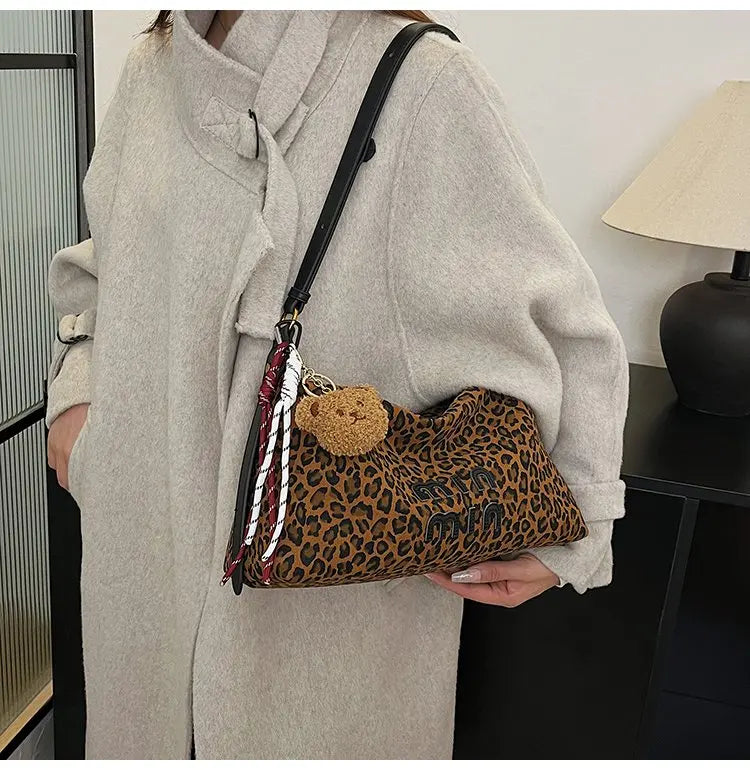 Women's Beautiful Handbag Attractive Look For Garden Parties And Outdoor Soirees Charming