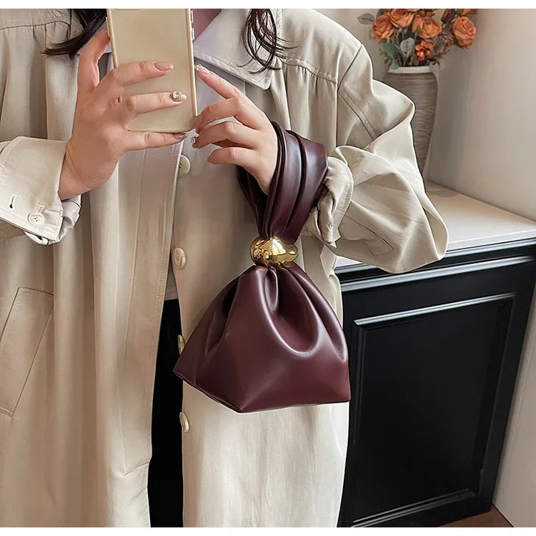 Soft Leather Clutch Bag for Travel Luxury Designer Women Pleated Mini Bucket Pouch Temperament Side Zipper Party Evening Bags