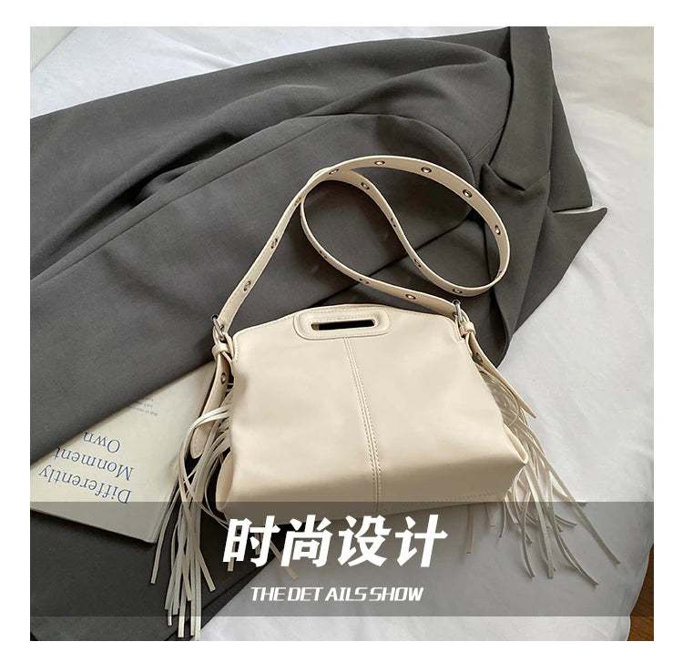 Fashionable Crossbody-Bag In Genuine Leather For Ladies, Classic Shoulder Bag By Famous Designer, Elegant Handbags