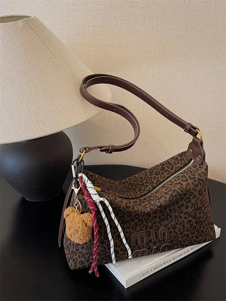 Women's Beautiful Handbag Attractive Look For Garden Parties And Outdoor Soirees Charming