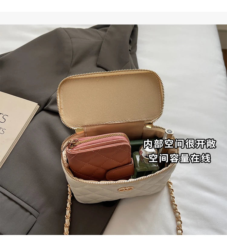 Luxury Brand Ladies Genuine Leather Messenger Bag, Elegant Shoulder Handbag By Famous Designer, Popular Crossbody Tote Bags