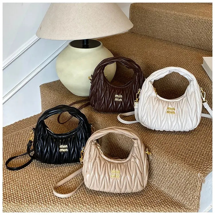 Luxury Women's Tote Bag Made Of Fine Leather Boasting Casual Simple Vintage And Paris Trendy Chic Look