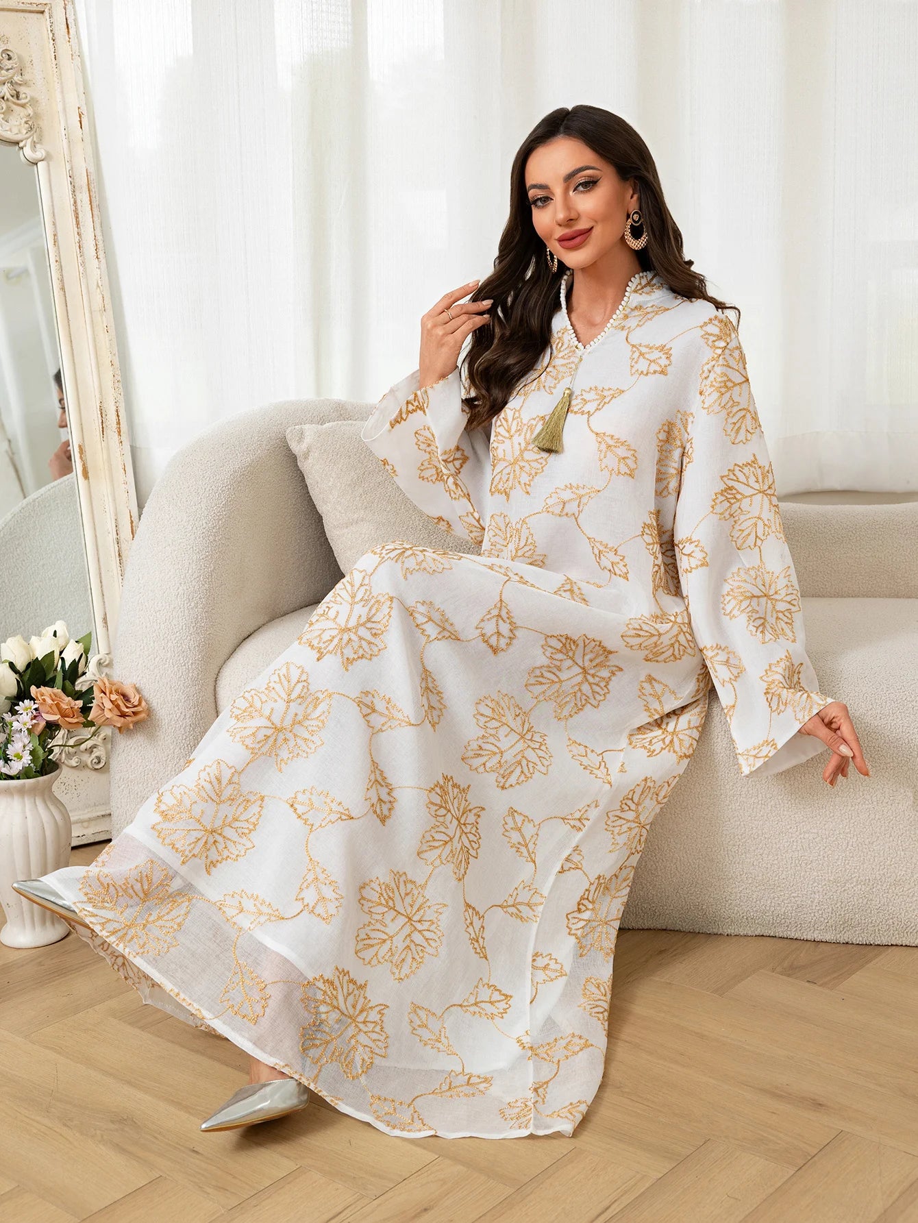 New Muslim Light Abaya Embellished with Golden Leaf Tassel Adornment for Daily Wear and Festive Occasions in Islamic Communities