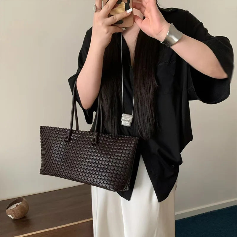 Luxury Top Handle Tote Bag Elongated Exquisite Woven Shopping Bag Magnetic Closure Pocket Shoulder Bag Designer Horizontal Purse