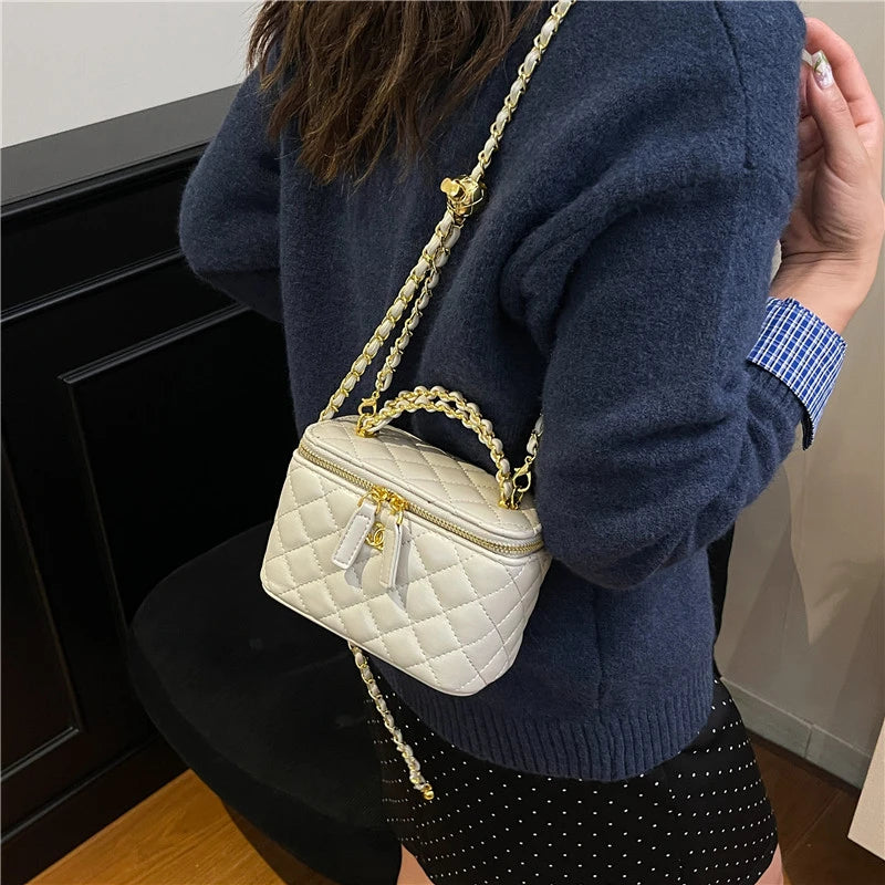 Classic Designer Elegant Leather Tote Bag For Women With Minimalist Solid Color And Trendy Design Crossbody Handbag Luxury