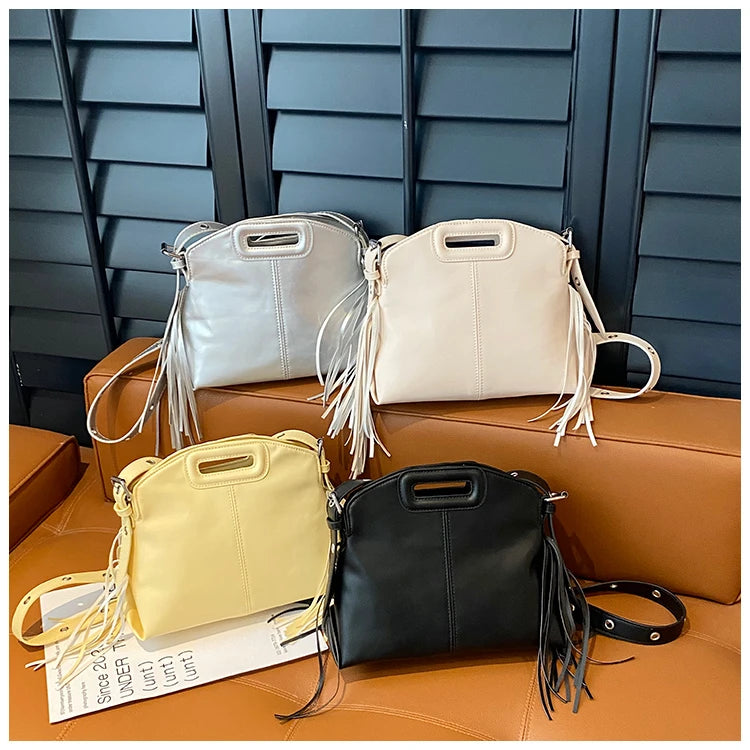 Fashionable Crossbody-Bag In Genuine Leather For Ladies, Classic Shoulder Bag By Famous Designer, Elegant Handbags