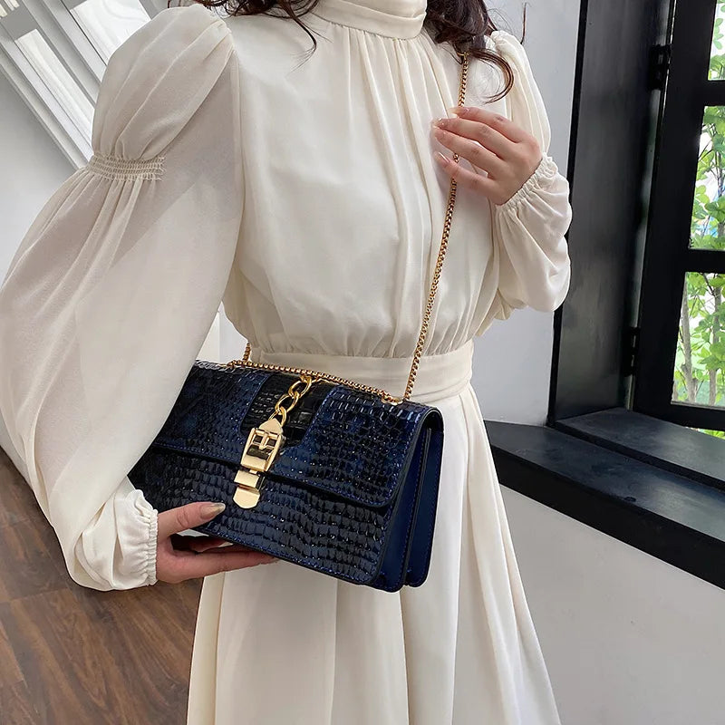Luxury Designer Brand Bolsa New Fashion Personality Hand Bill Shoulder Bag for Women Crossbody Small Square Bag hot sale