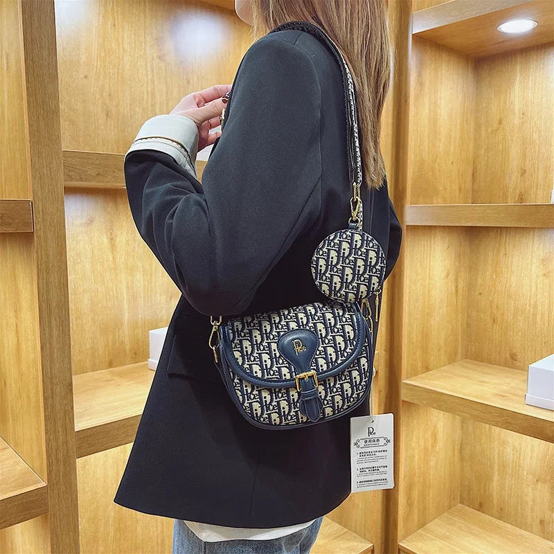 Luxury Brand Ladies Messenger Bag, Durable Leather Shoulder Bag For Professionals, Famous Designer Handbag