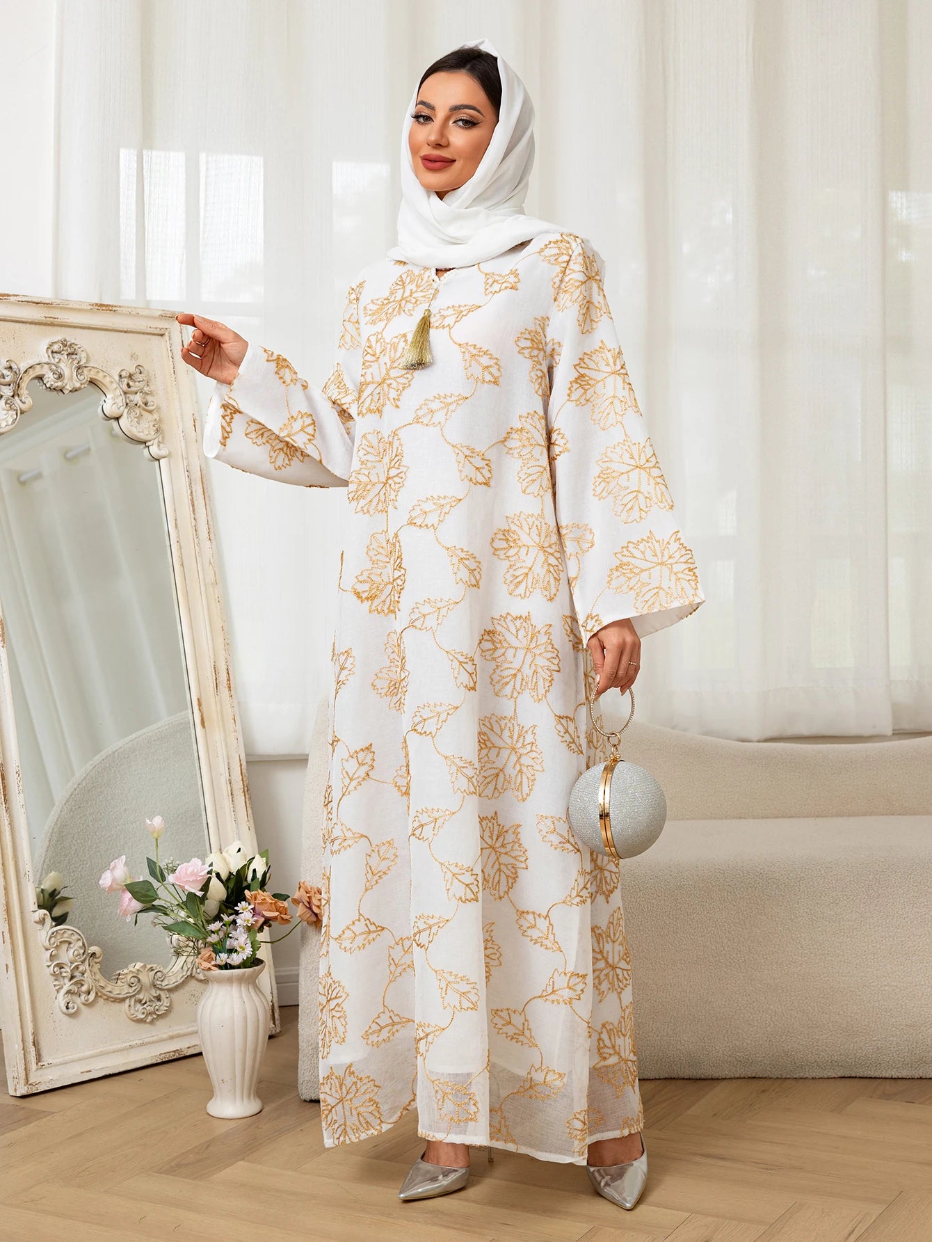 New Muslim Light Abaya Embellished with Golden Leaf Tassel Adornment for Daily Wear and Festive Occasions in Islamic Communities