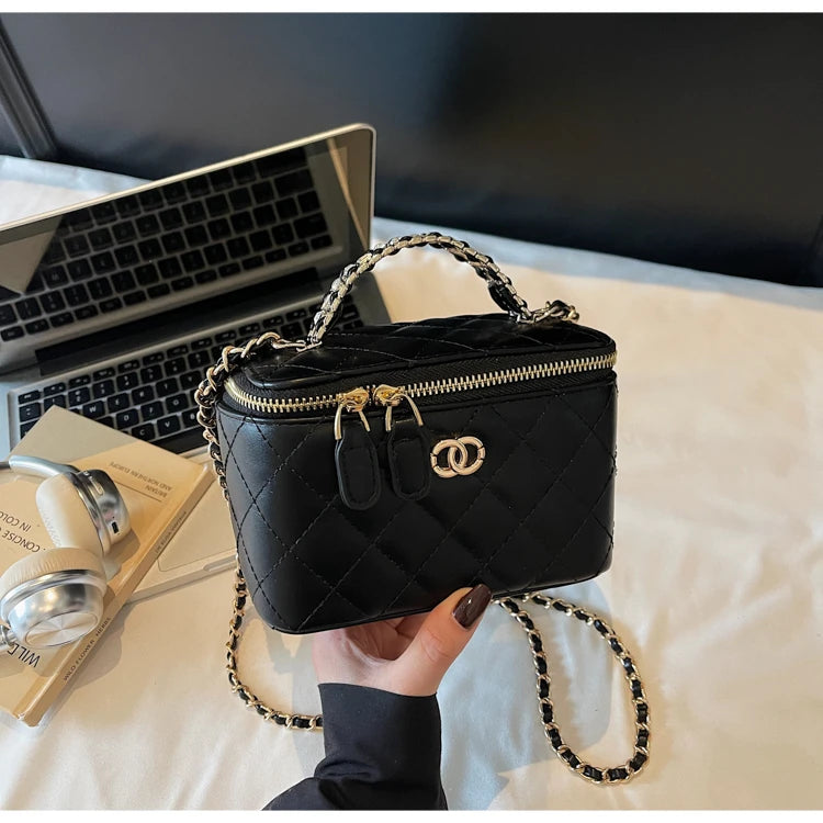 Luxury Brand Ladies Genuine Leather Messenger Bag, Elegant Shoulder Handbag By Famous Designer, Popular Crossbody Tote Bags