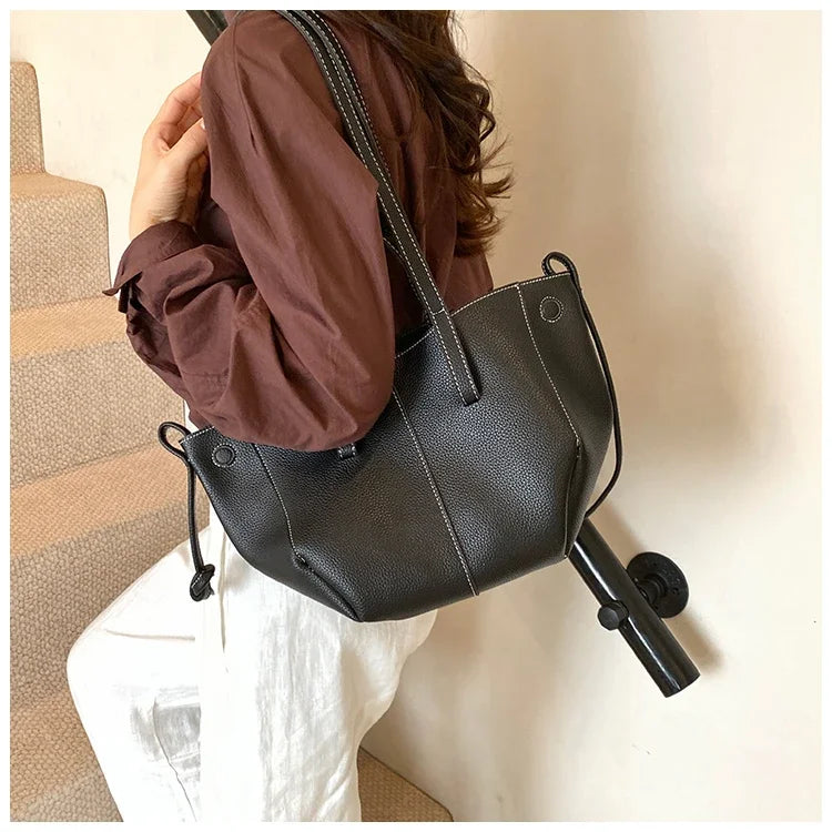 New Handheld Tote Bag Large Capacity Fashionable Women's Bag Premium Single Shoulder Underarm Bag Trousses De L’épaule