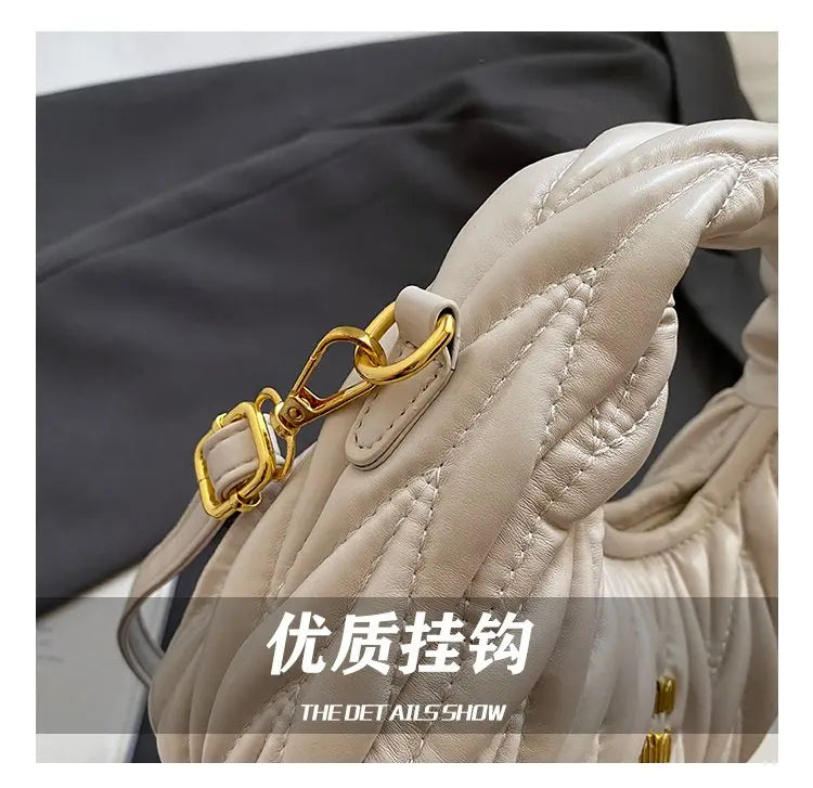 Luxury Women's Tote Bag Made Of Fine Leather Boasting Casual Simple Vintage And Paris Trendy Chic Look