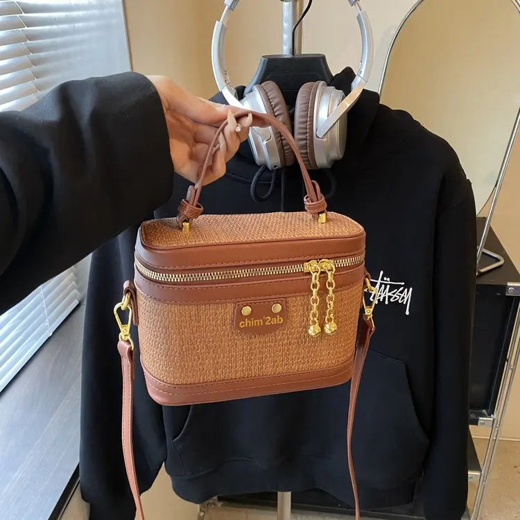 Chic Handbags For Women In Genuine Leather, By Luxury Brand With Decorative Elements, Timeless And Versatile Accessory