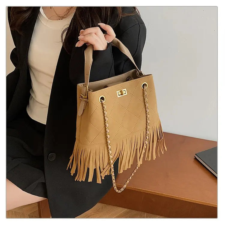 High-End Women's Shoulder Bag Made Of Premium Leather With Trendy Design And Paris Vintage Style