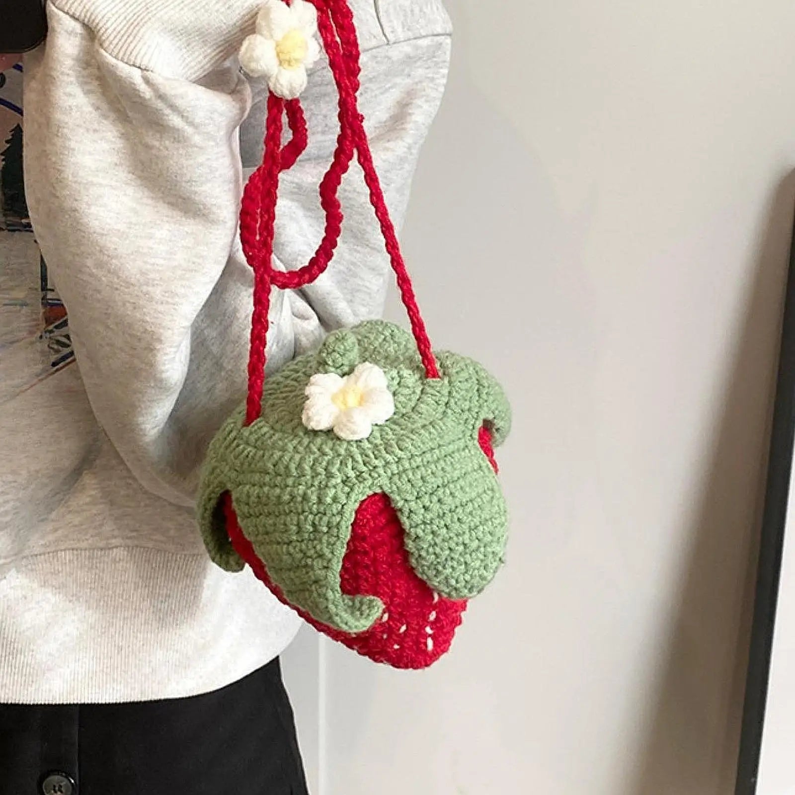 Hand Knitted Strawberry Bag Stylish Gift Shoulder Bag for Party Use