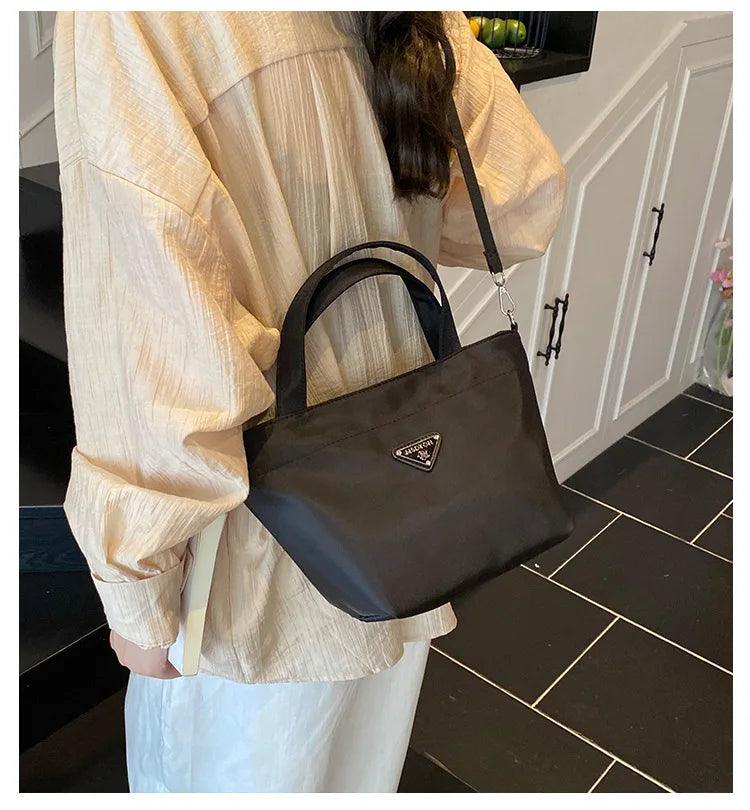 New Bag Women's 2025 Messenger Bag Fashion Shoulder Bag Simple Handbag Foreign Style Large Capacity Leisure Bag