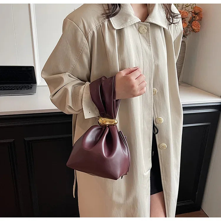 Soft Leather Clutch Bag for Travel Luxury Designer Women Pleated Mini Bucket Pouch Temperament Side Zipper Party Evening Bags