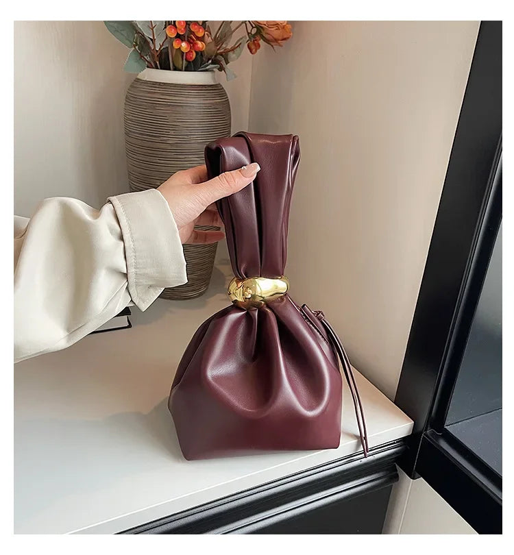 Soft Leather Clutch Bag for Travel Luxury Designer Women Pleated Mini Bucket Pouch Temperament Side Zipper Party Evening Bags