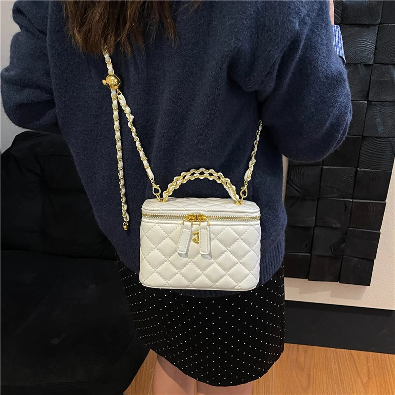 Classic Designer Elegant Leather Tote Bag For Women With Minimalist Solid Color And Trendy Design Crossbody Handbag Luxury