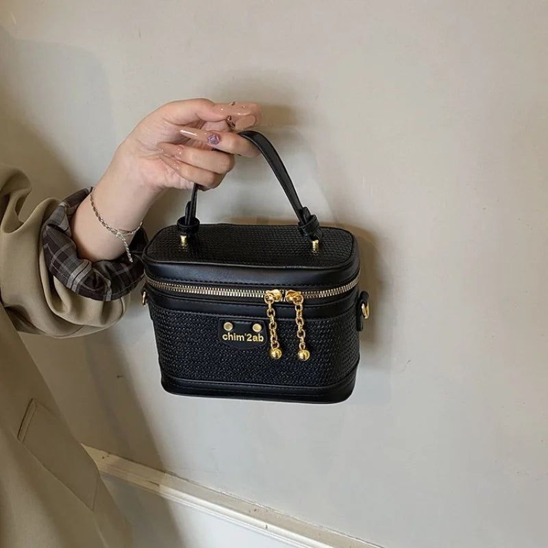 Chic Handbags For Women In Genuine Leather, By Luxury Brand With Decorative Elements, Timeless And Versatile Accessory