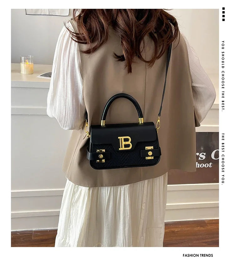 Elegant Ladies Tote Bag Spacious Compartment Leather Material Women's Fashionable Shoulder Bag By Luxury Brand Designer