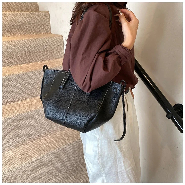 New Handheld Tote Bag Large Capacity Fashionable Women's Bag Premium Single Shoulder Underarm Bag Trousses De L’épaule