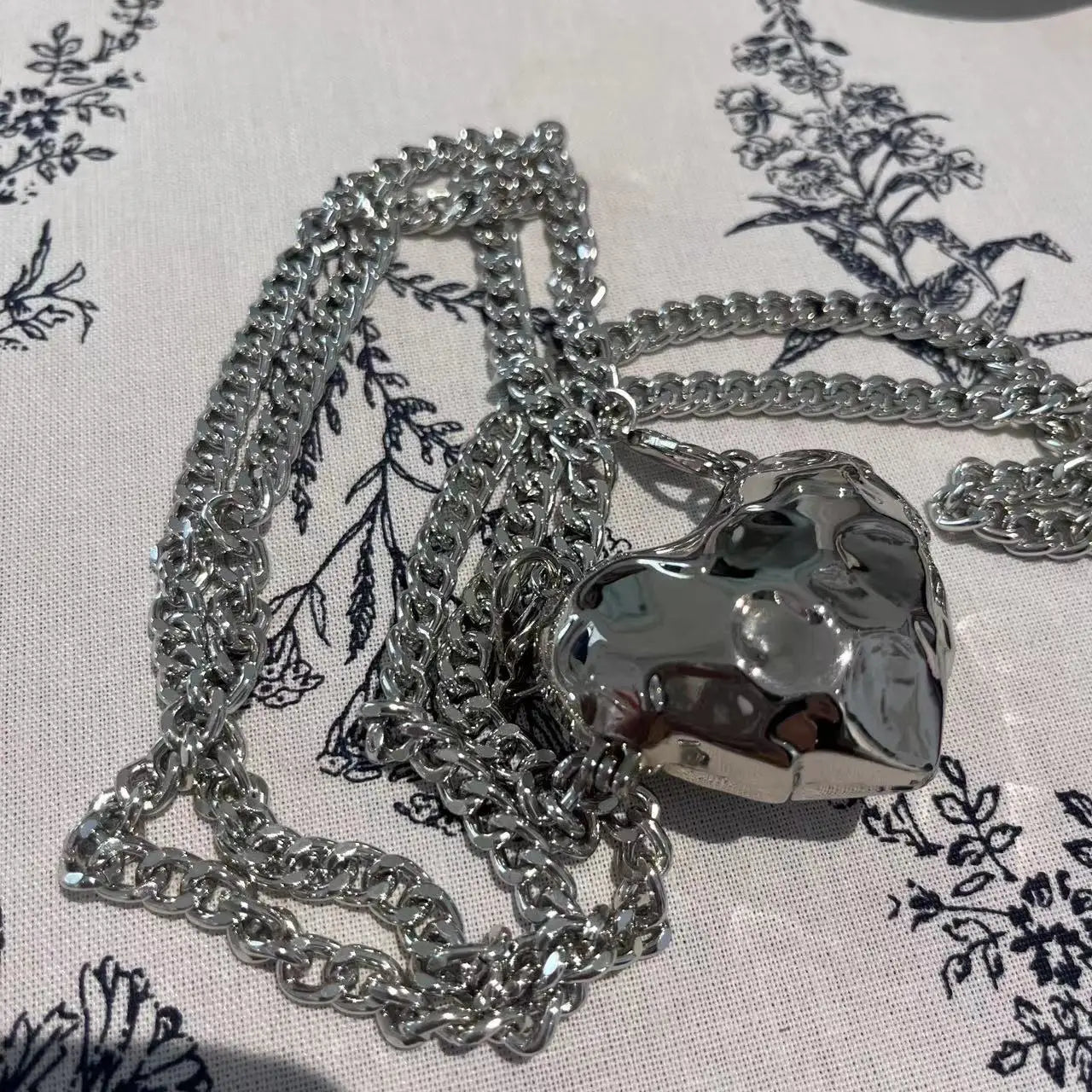 Fashionable Metal Heart Waistband Bag Luxury Satchel Pearl Chain Crossbody Bags For Women Shoulder Bag Handbag Accessories