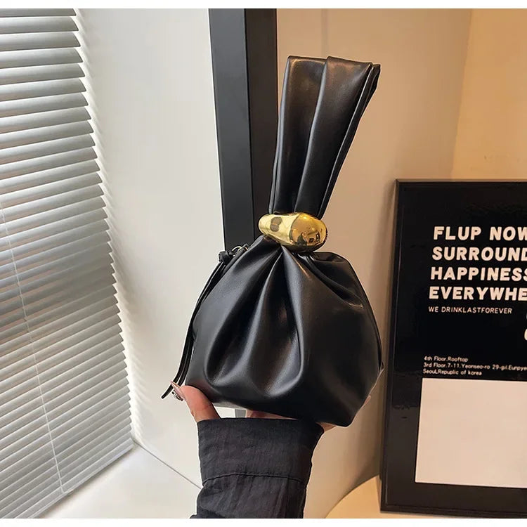 Soft Leather Clutch Bag for Travel Luxury Designer Women Pleated Mini Bucket Pouch Temperament Side Zipper Party Evening Bags