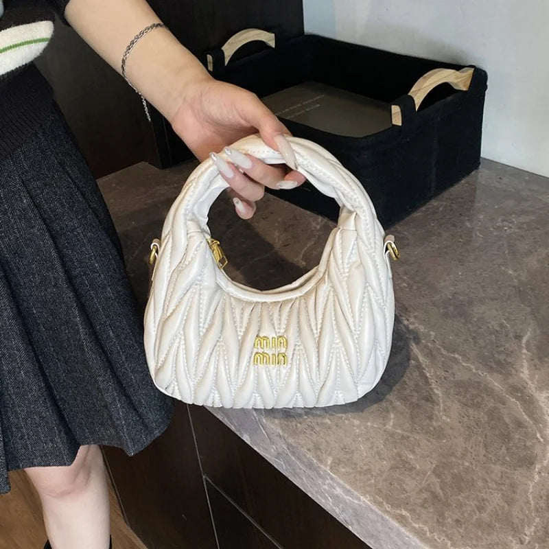 Luxury Ladies Shoulder Bag Made Of Premium Leather Boasting Paris Style And Casual Vintage Trendy Look