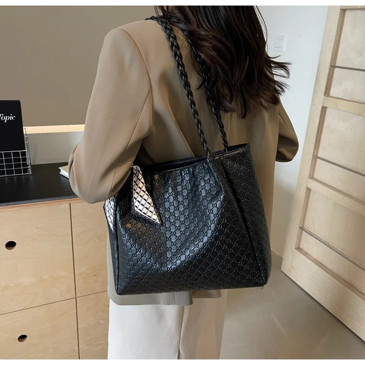 Fashion Tote Bag for Women Large Capacity Shoulder Purse Designer Handbag Simple Style Casual Office Commute Daily Use