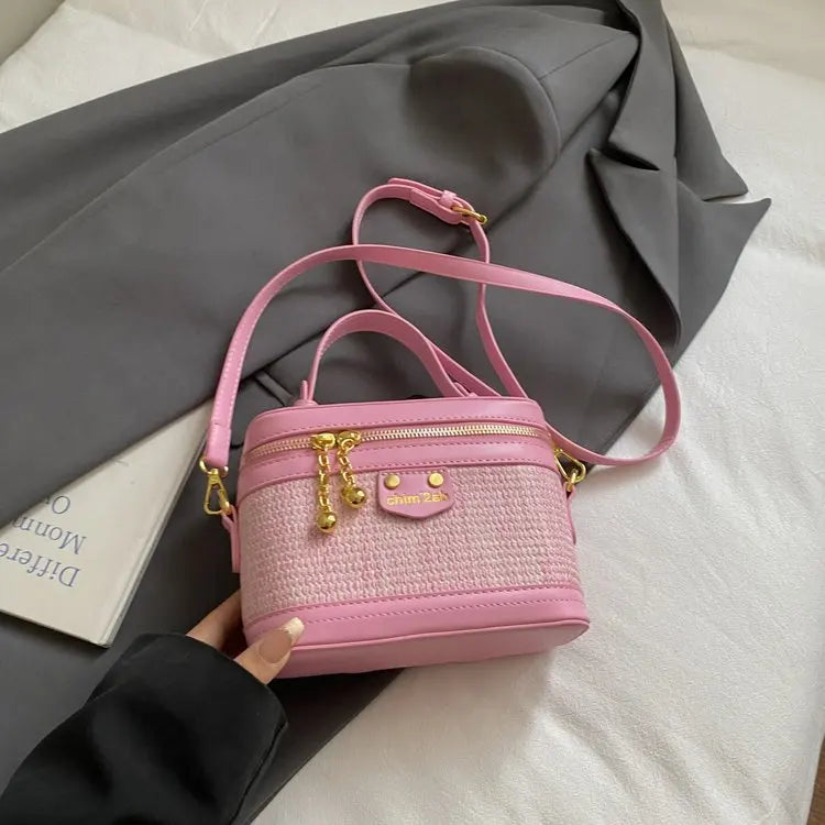 Chic Handbags For Women In Genuine Leather, By Luxury Brand With Decorative Elements, Timeless And Versatile Accessory