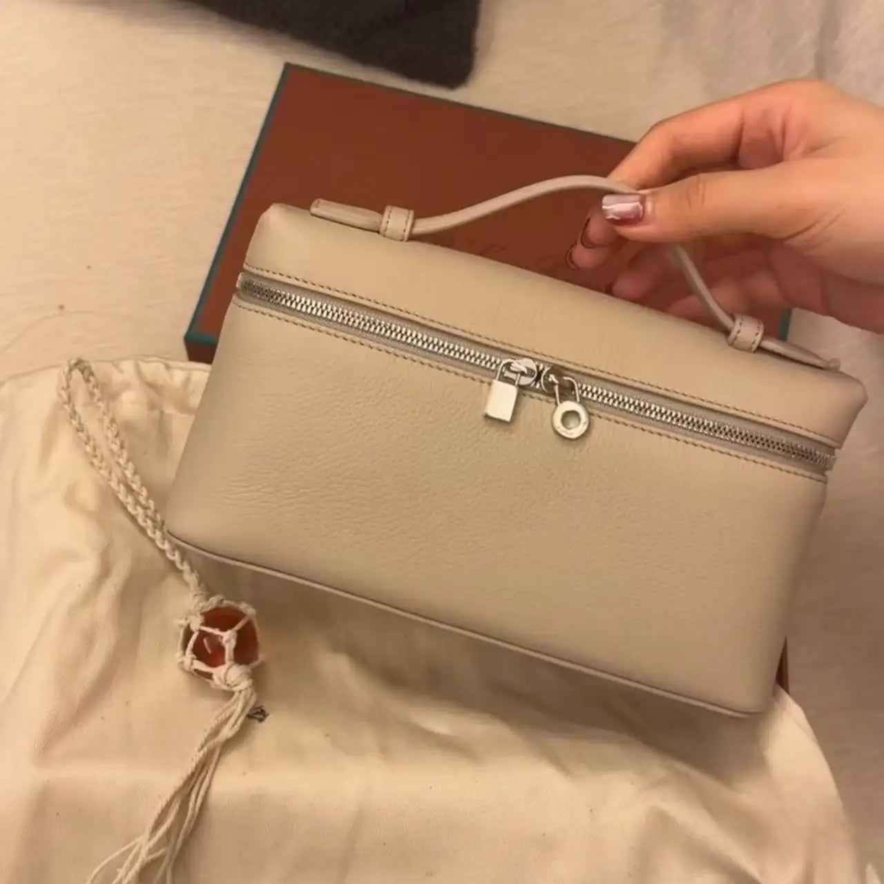 Luxury Handmade Leather Crossbody Bag Women's Chic Shoulder Box Purse Lunch Tote Celebrity Inspired