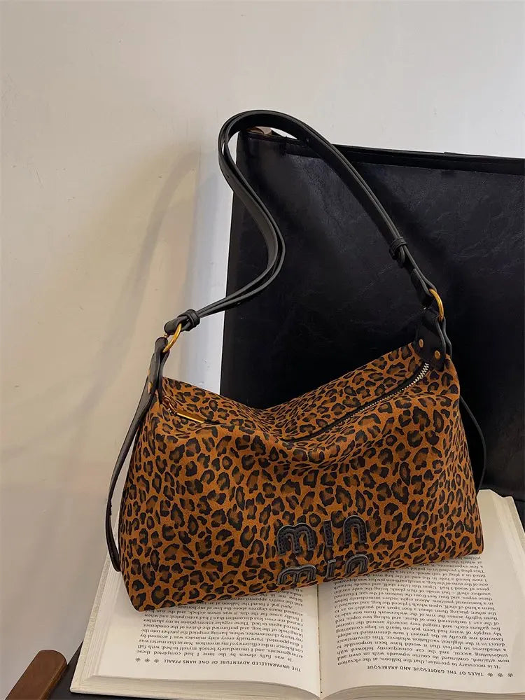 Women's Beautiful Handbag Attractive Look For Garden Parties And Outdoor Soirees Charming