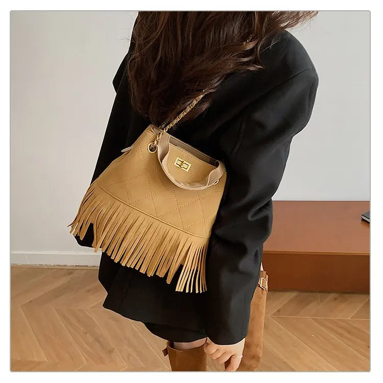 High-End Women's Shoulder Bag Made Of Premium Leather With Trendy Design And Paris Vintage Style