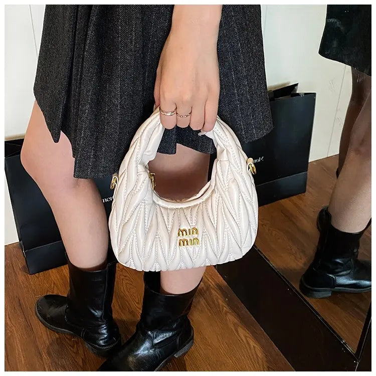 Luxury Ladies Shoulder Bag Made Of Premium Leather Boasting Paris Style And Casual Vintage Trendy Look