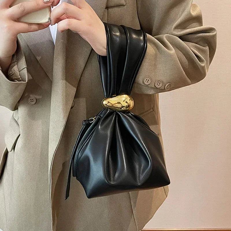 Soft Leather Clutch Bag for Travel Luxury Designer Women Pleated Mini Bucket Pouch Temperament Side Zipper Party Evening Bags