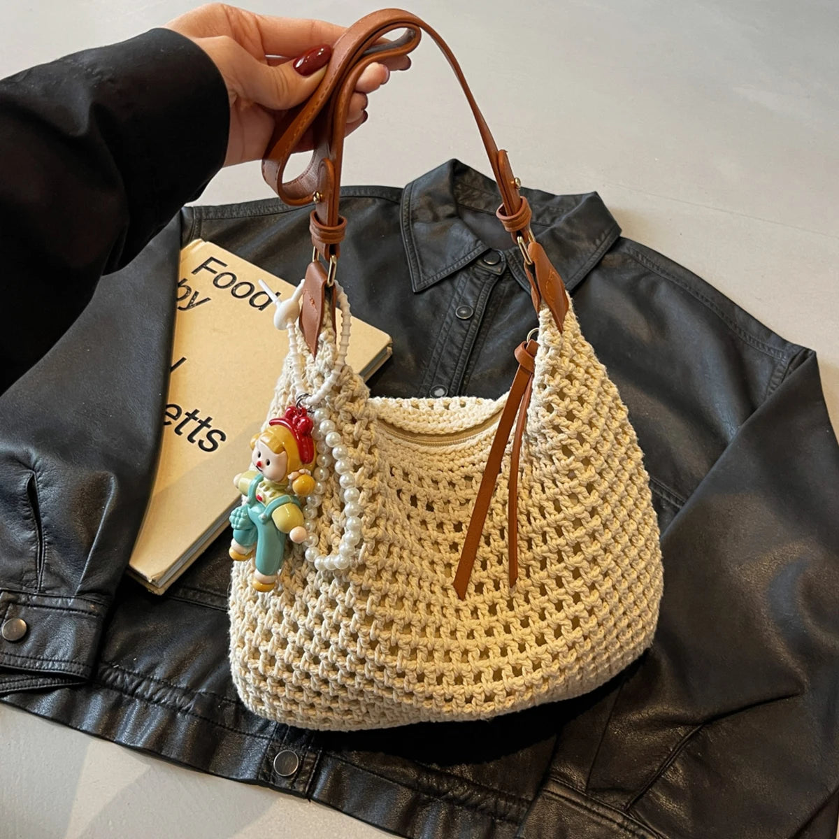 Travel Bag Hand-Woven Large-Capacity Straw Bag Women's 2025 New Beach Shoulder Bag Summer Tote Bag Seaside Play Travel Work Clothing to Work to School