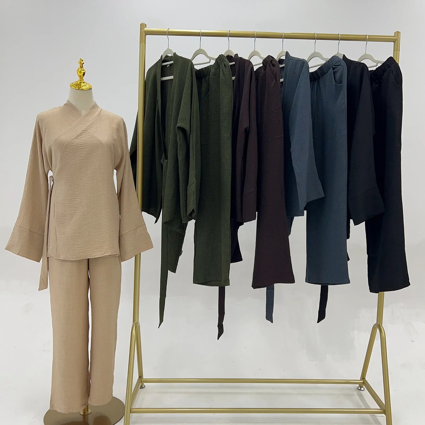 2 Piece Dubai Muslim Women Clothing Elegant Middle East Modest Top and Pants Sets 2024 Islamic Turkish Clothes Solid Outfits