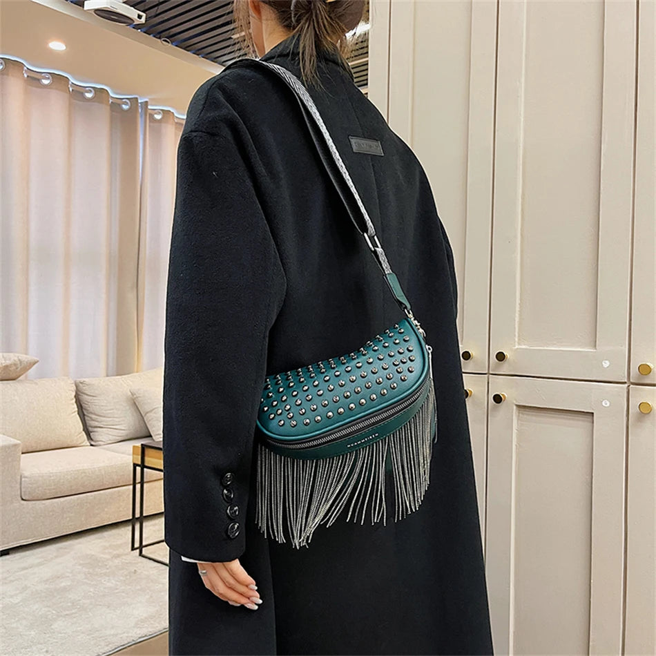 Luxury Woman Chest Bag Fashion Tassel Leather Large Capacity Crossbody Sling Bag Women Waist Bag Casual Rivet Design Travel Sac