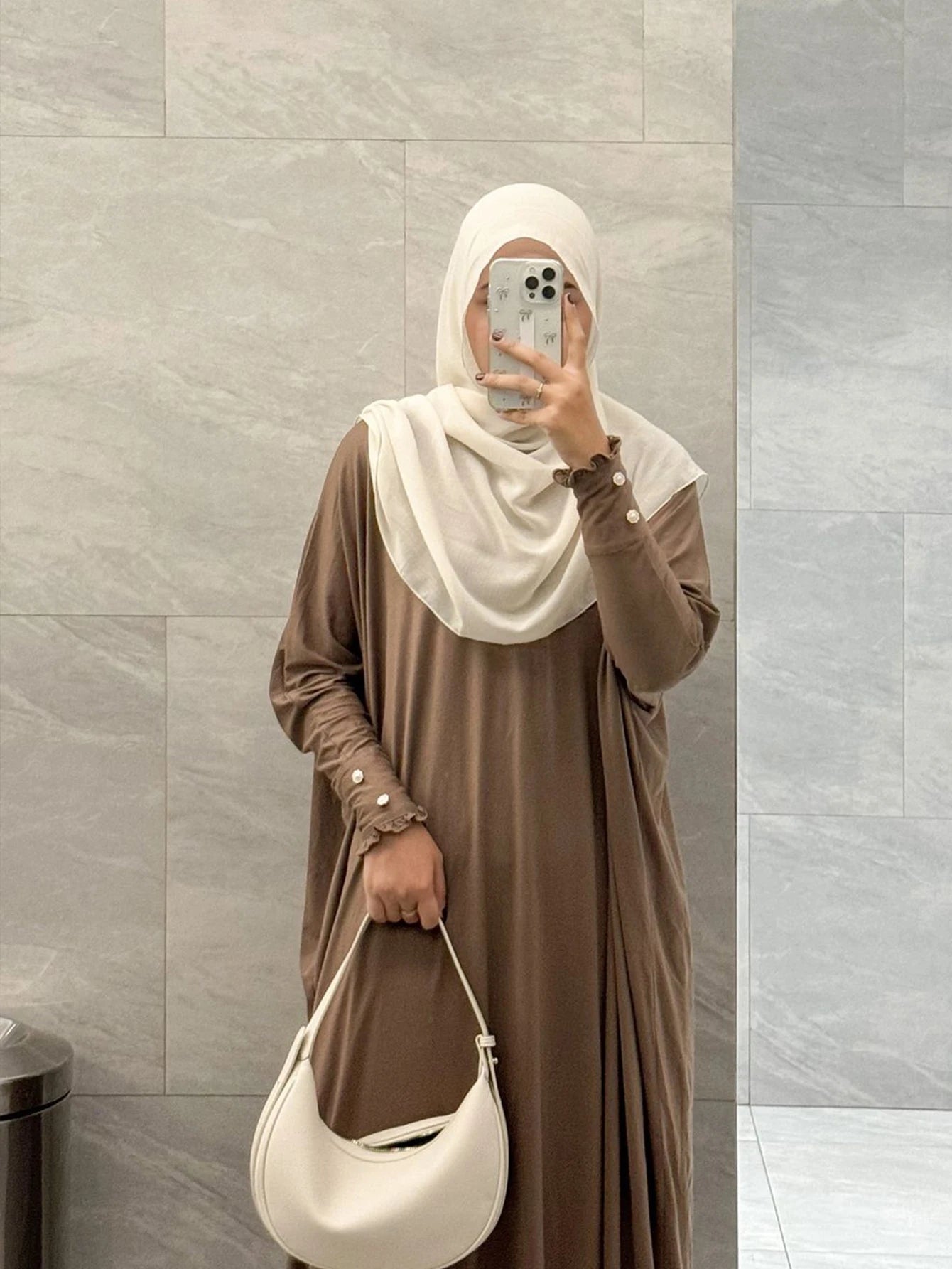Muslim fashion women wear long sleeved loose abaya gown elegant dress