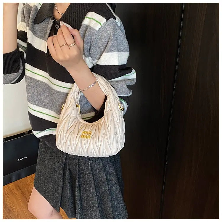 Luxury Ladies Shoulder Bag Made Of Premium Leather Boasting Paris Style And Casual Vintage Trendy Look