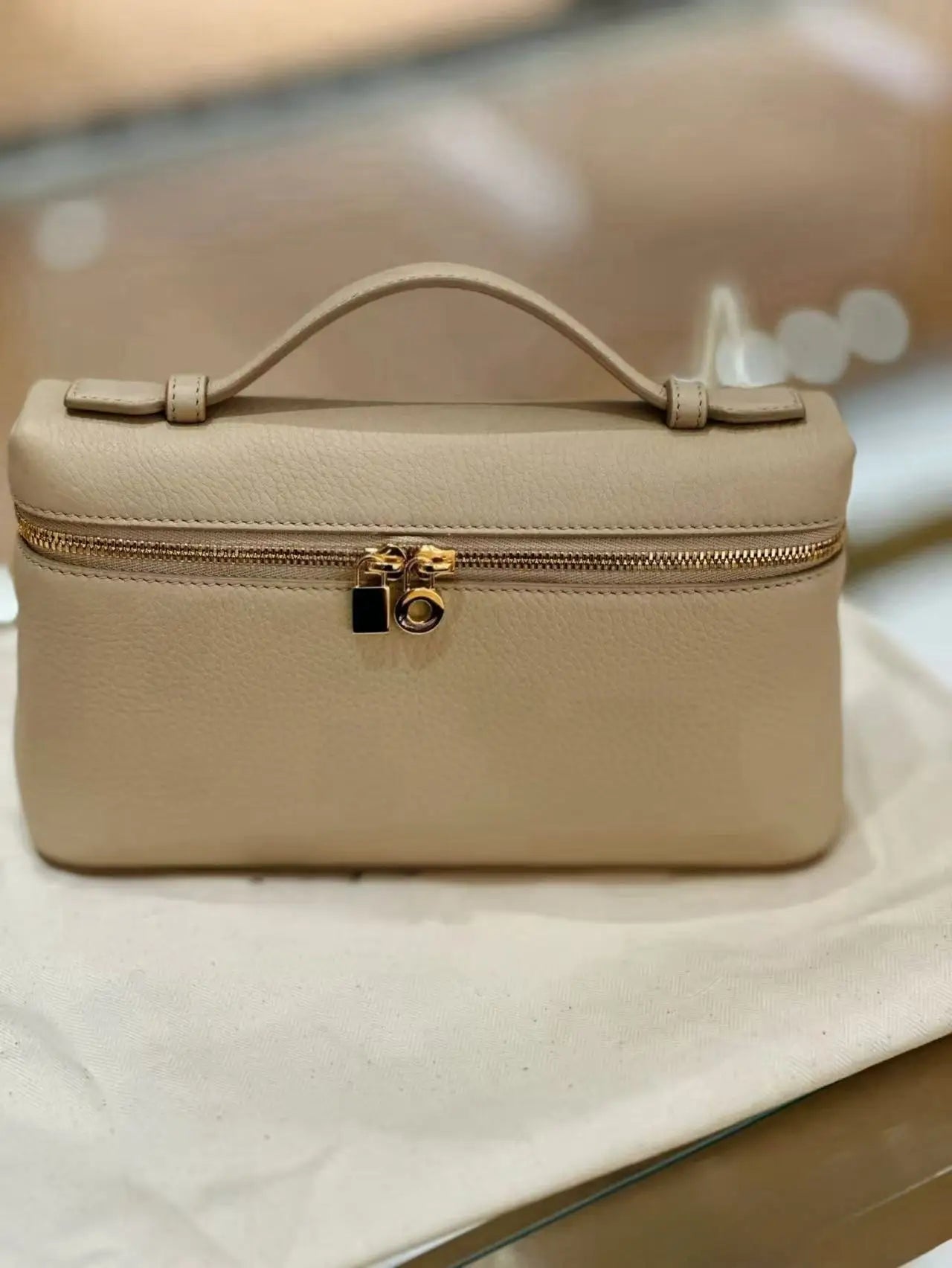 Luxury Handmade Leather Crossbody Bag Women's Chic Shoulder Box Purse Lunch Tote Celebrity Inspired