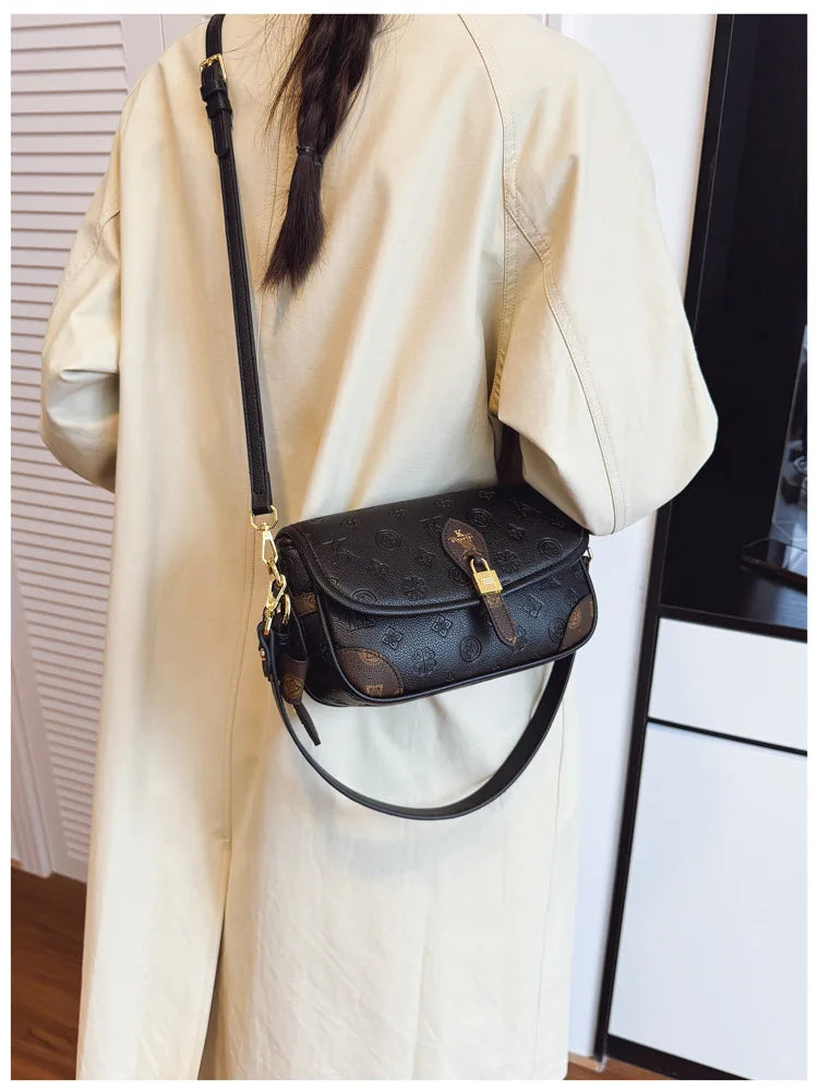 New Mailman Baguette Bag for Women, High-end Portable Shoulder Bag, Temperament Messenger Style, Fashionable and Versatile Style