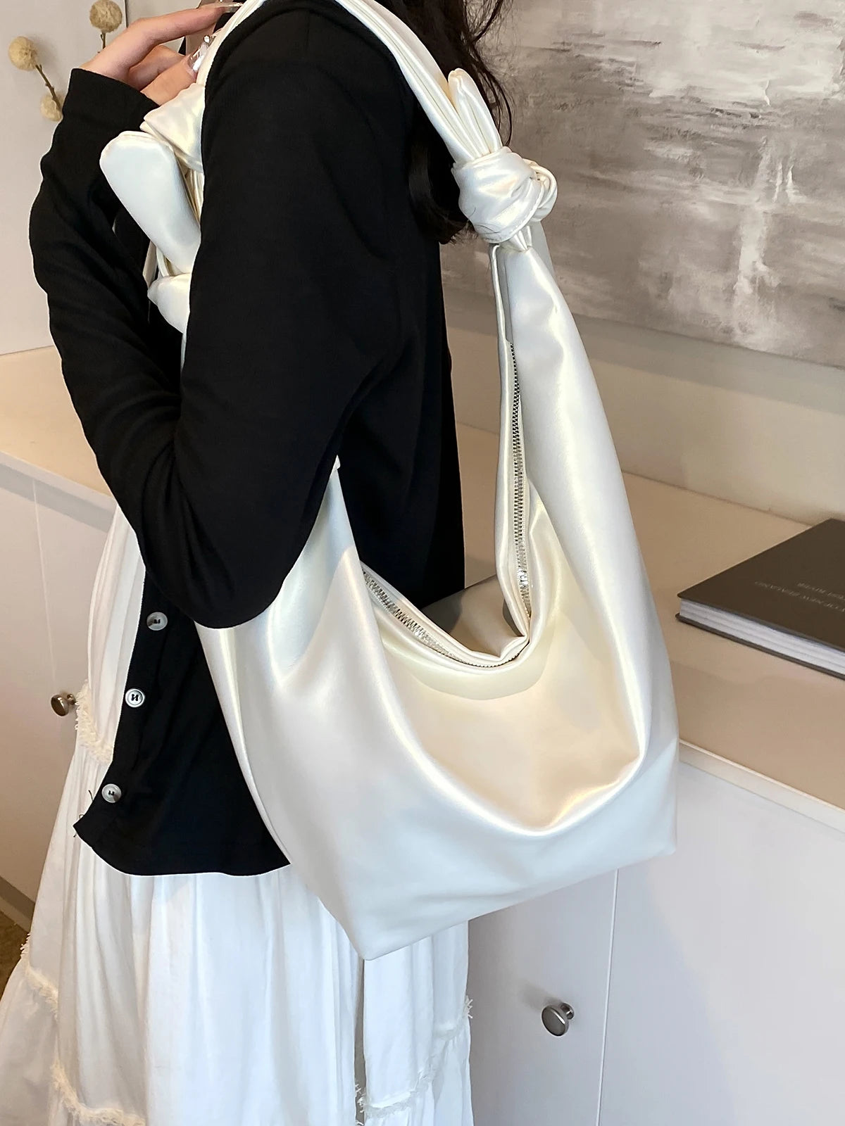 Leisure soft large-capacity bag female 2024 new fashion work shoulder bag college students relax tote bag