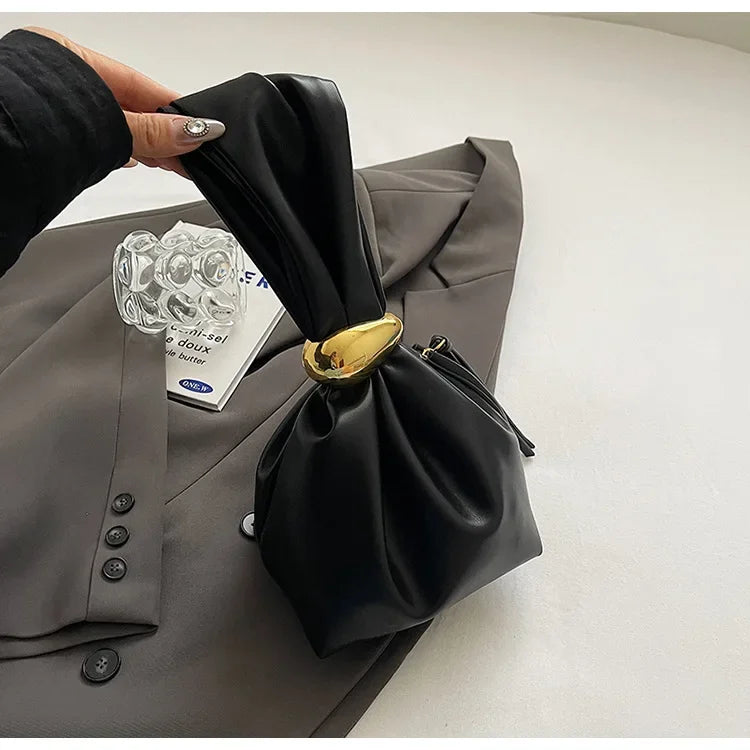 Soft Leather Clutch Bag for Travel Luxury Designer Women Pleated Mini Bucket Pouch Temperament Side Zipper Party Evening Bags