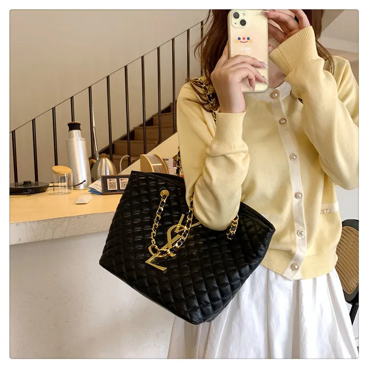 2025 New Designers' Large Capacity Ladies' Bags - Luxurious Retro Diamond Pattern Shoulder Bags with High-Quality Texture Tote B