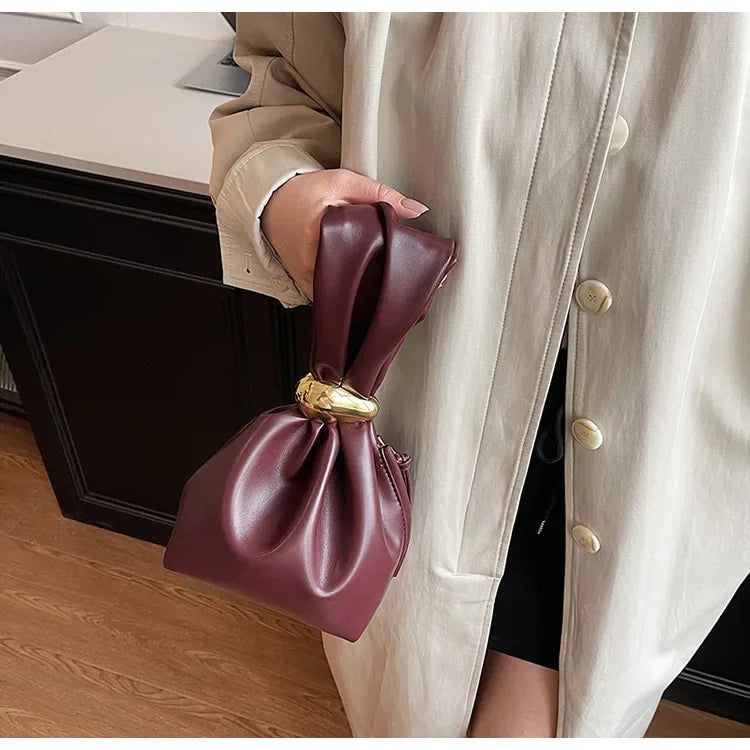 Soft Leather Clutch Bag for Travel Luxury Designer Women Pleated Mini Bucket Pouch Temperament Side Zipper Party Evening Bags